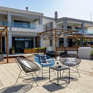 https://enalia-luxury-living.hotelschalkidiki.net