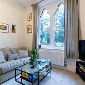 https://high-saint-cottage-stunning-three-bed-accommodation.yorkshirehotels.net